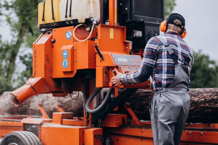 Broyeurs forestiers pour végétation : stratégies pour une réduction maximale du matériau