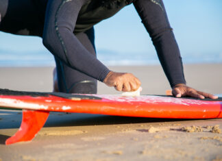 Cours particulier ou stage de kitesurf en groupe : quelle formule choisir ?