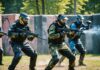 Dreux, capitale du paintball mondial le temps d’un championnat international Joueurs de paintball en compétition sur un terrain extérieur lors d'un tournoi international