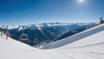 Piste de ski enneigée et télésiège dans une station de montagne française